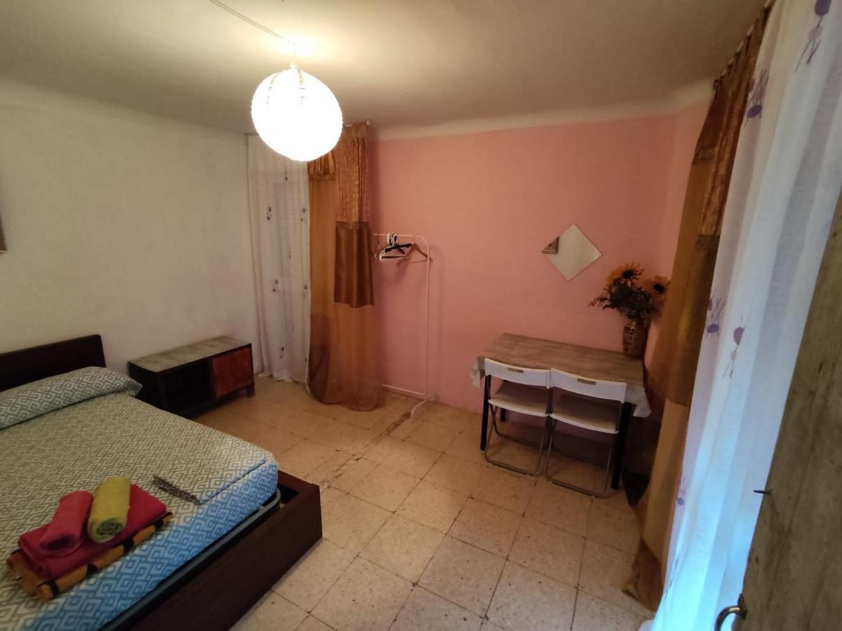 Habitaciones cerca del mar Reus Habitación foto